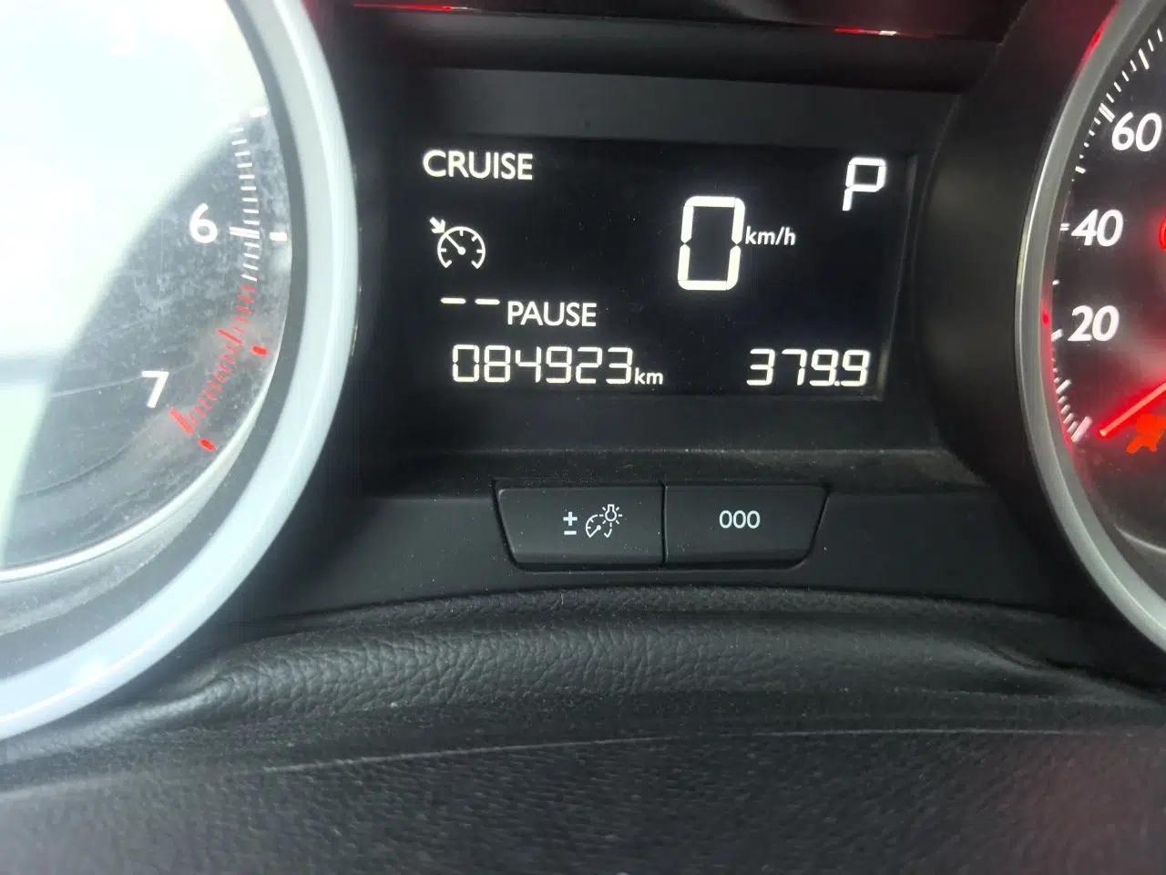 Peugeot 408 2014 1.8L Automatic Luxury Edition — миниатюра 12