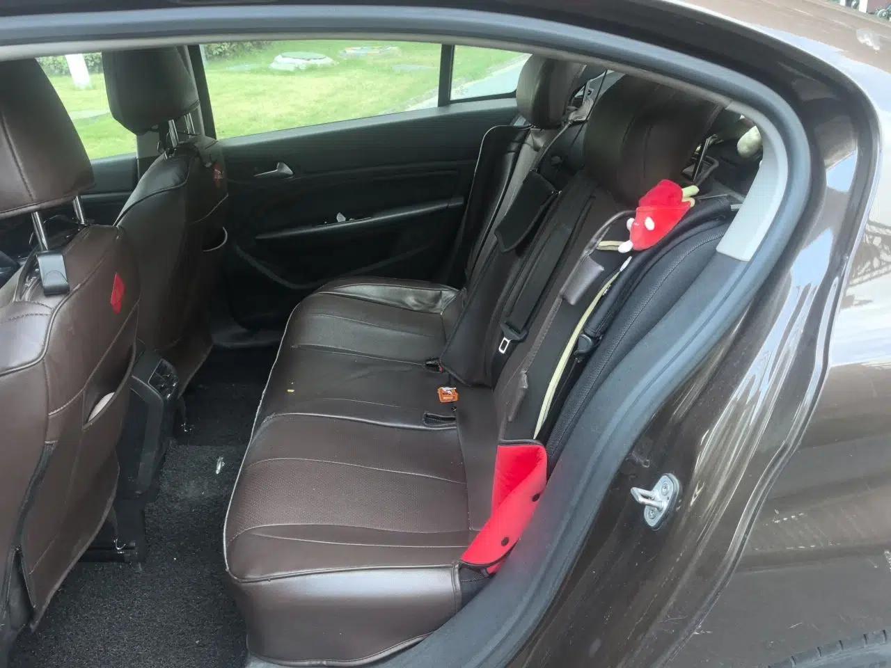 Peugeot 408 2014 1.8L Automatic Luxury Edition — миниатюра 17