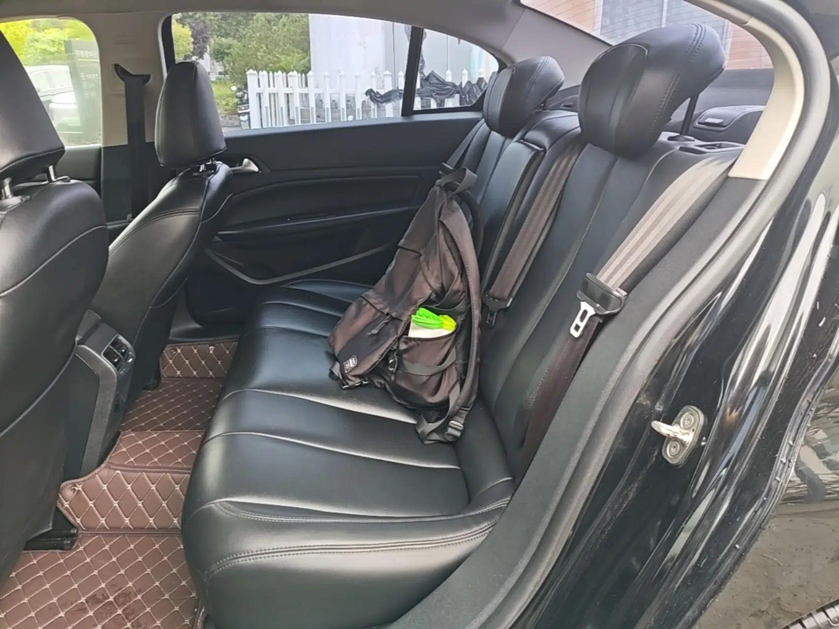 Peugeot 408 2018 350THP Automatic Luxury Edition — миниатюра 25
