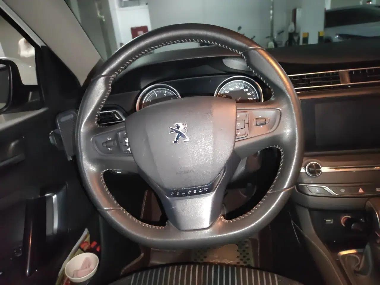 Peugeot 408 2015 1.2T Automatic Luxury Edition — миниатюра 10