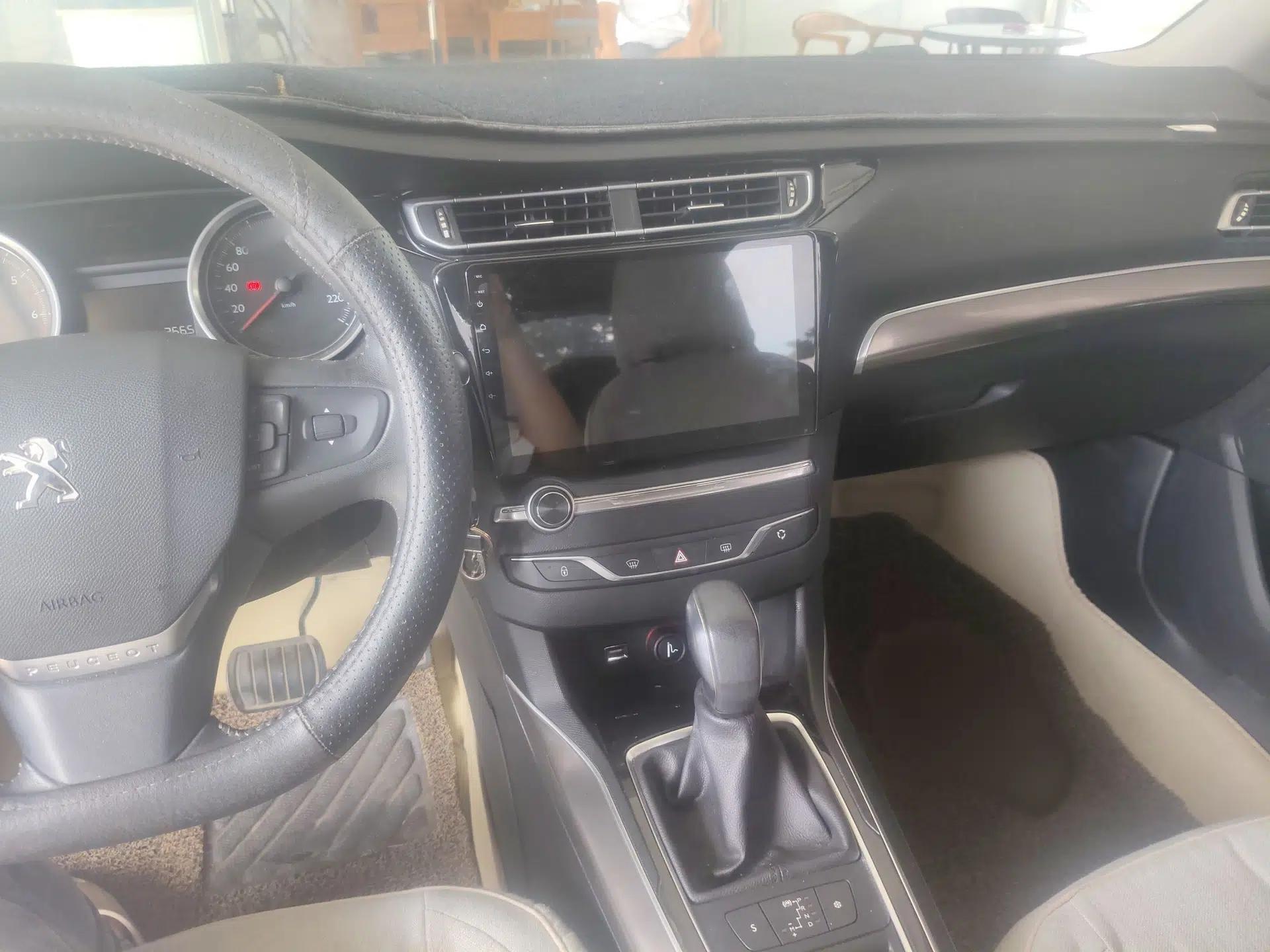 Peugeot 408 2015 1.2T Automatic Luxury Edition — миниатюра 9
