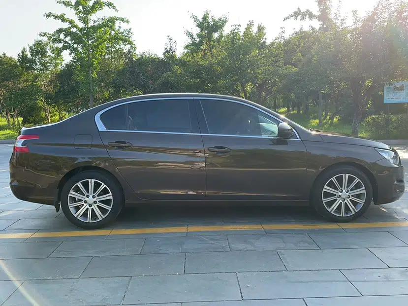 Peugeot 408 2014 1.8L Automatic Luxury Edition — миниатюра 14