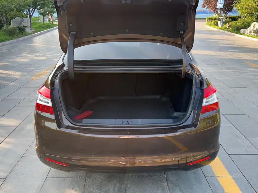 Peugeot 408 2014 1.8L Automatic Luxury Edition — миниатюра 29