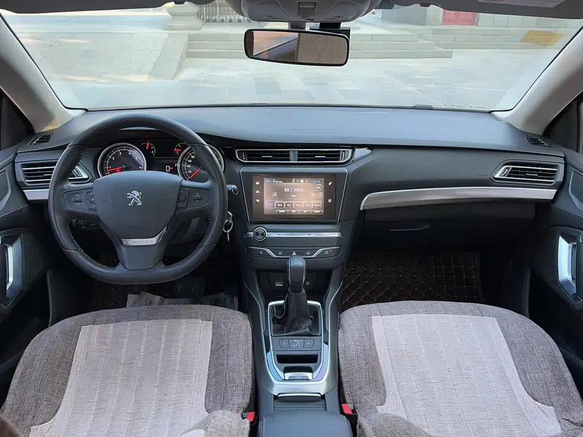 Peugeot 408 2014 1.8L Automatic Luxury Edition — миниатюра 31