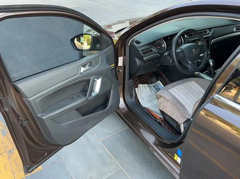 Peugeot 408 2014 1.8L Automatic Luxury Edition — миниатюра 36