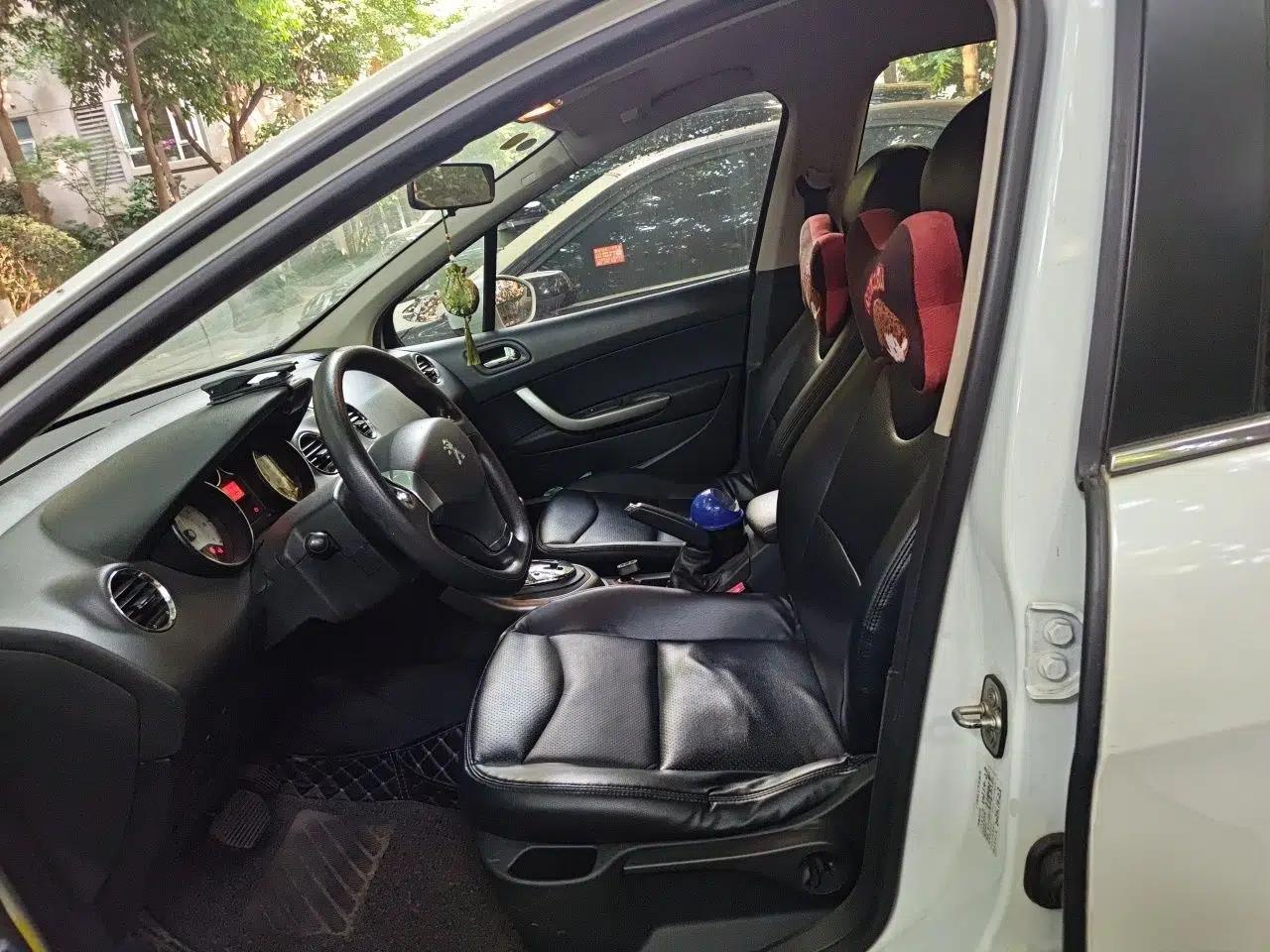 Peugeot 408 2013 2.0L Automatic Comfort Edition — миниатюра 15