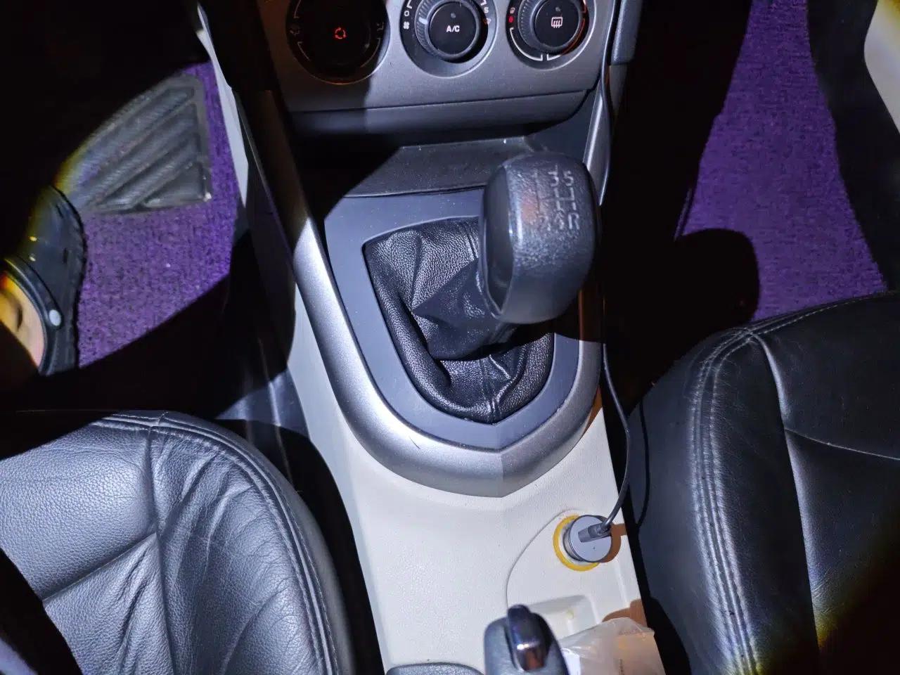 Peugeot 408 2011 2.0L Manual Comfort Edition — миниатюра 14