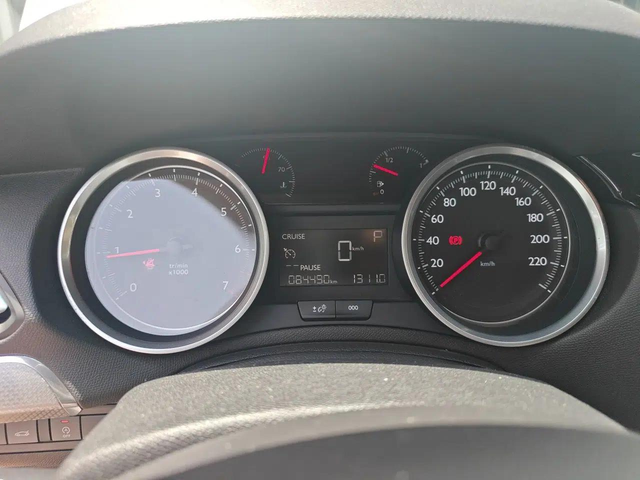 Peugeot 408 2019 360THP Automatic Luxury Edition China VI Standard — миниатюра 11