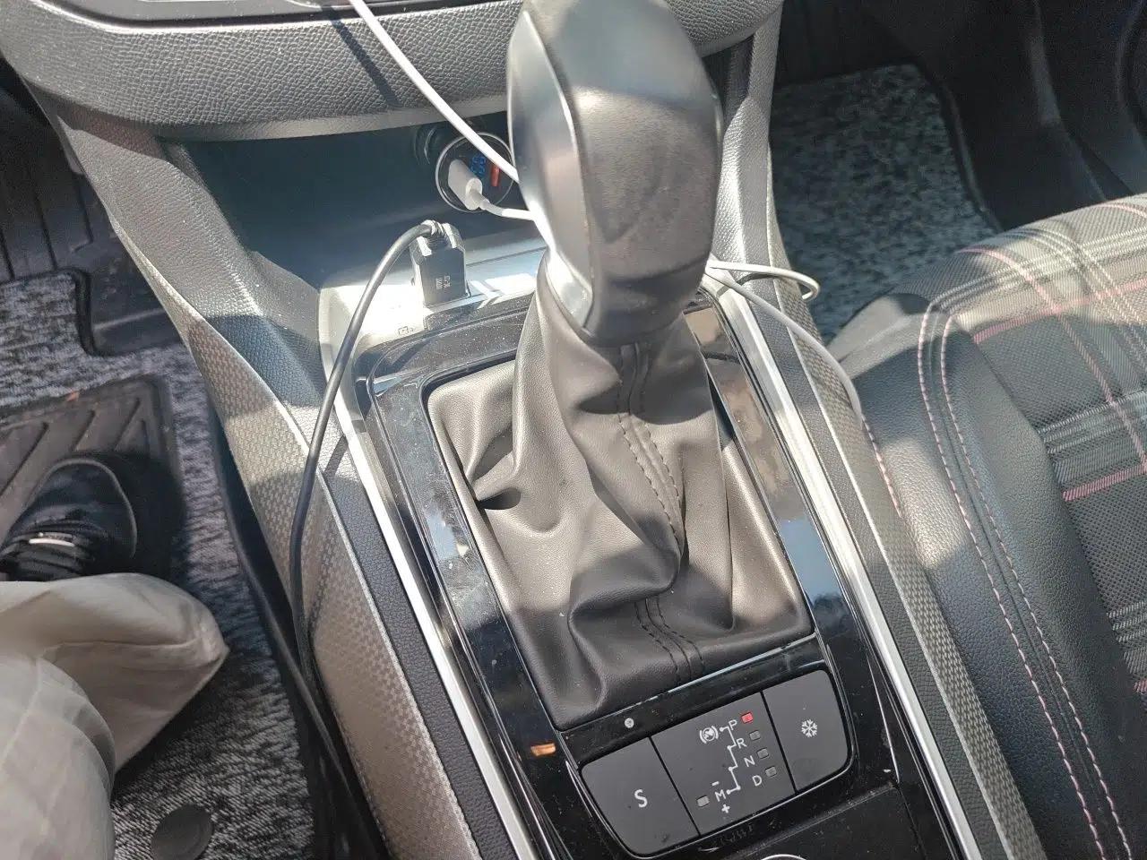 Peugeot 408 2019 360THP Automatic Luxury Edition China VI Standard — миниатюра 14