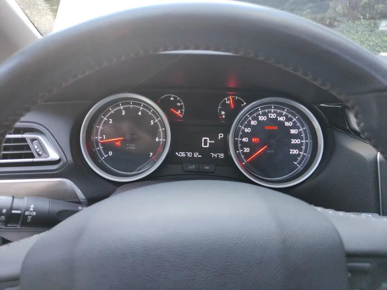 Peugeot 408 2014 1.8L Automatic Luxury Edition — миниатюра 11