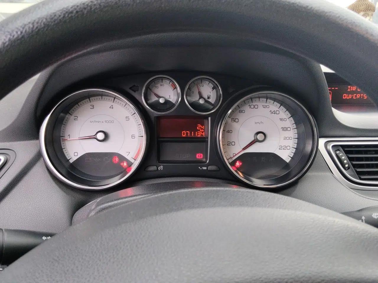 Peugeot 308 2014 Enjoy Edition Classic 1.6L Manual YouShang Model — миниатюра 11