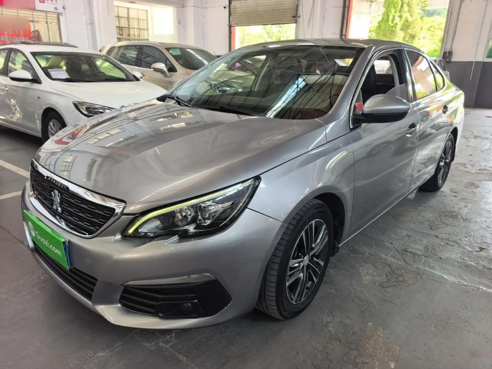 Peugeot 308 2018 1.6L Automatic Luxury Edition — миниатюра 1
