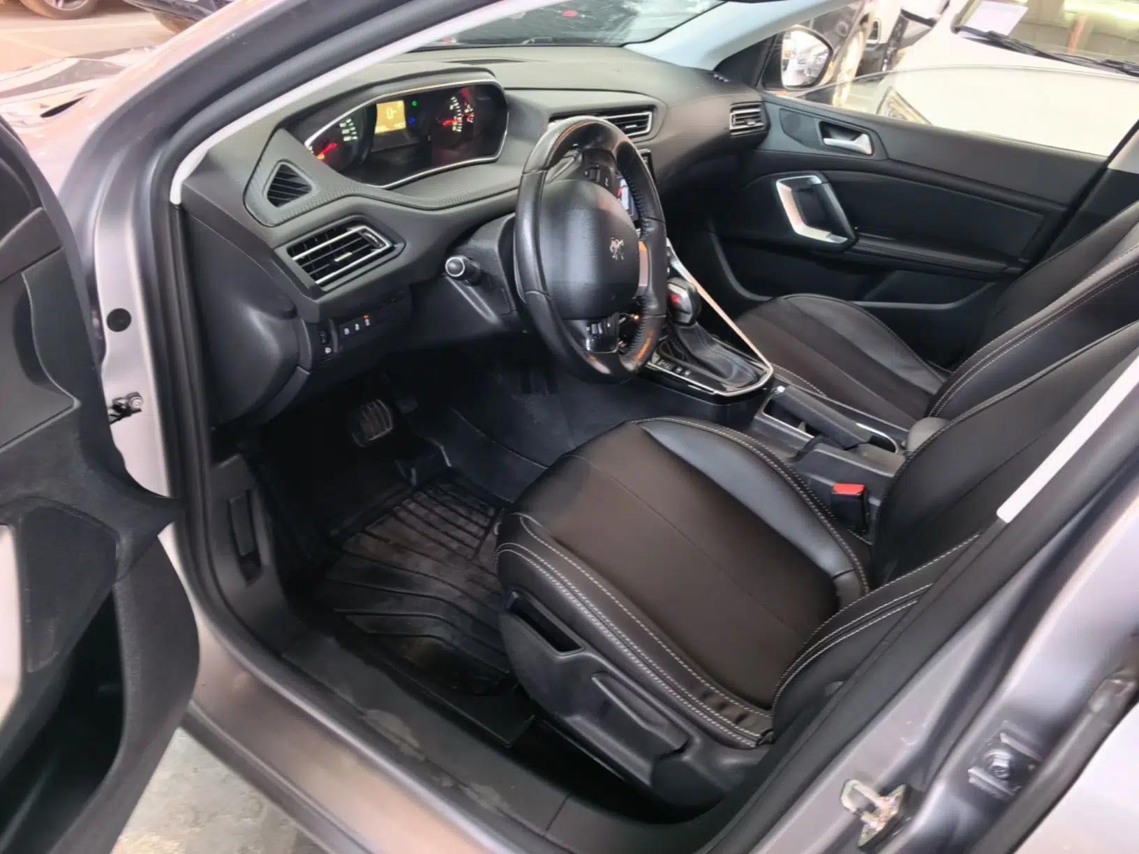 Peugeot 308 2018 1.6L Automatic Luxury Edition — миниатюра 17