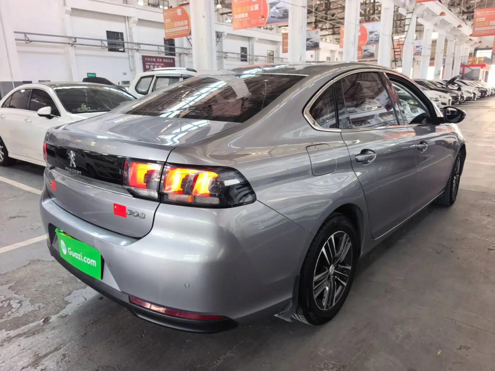 Peugeot 308 2018 1.6L Automatic Luxury Edition — миниатюра 6
