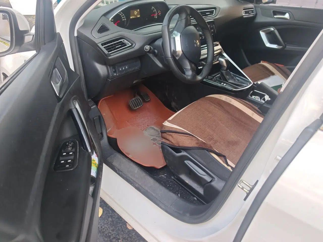 Peugeot 308 2018 230THP Automatic Luxury Edition — миниатюра 16