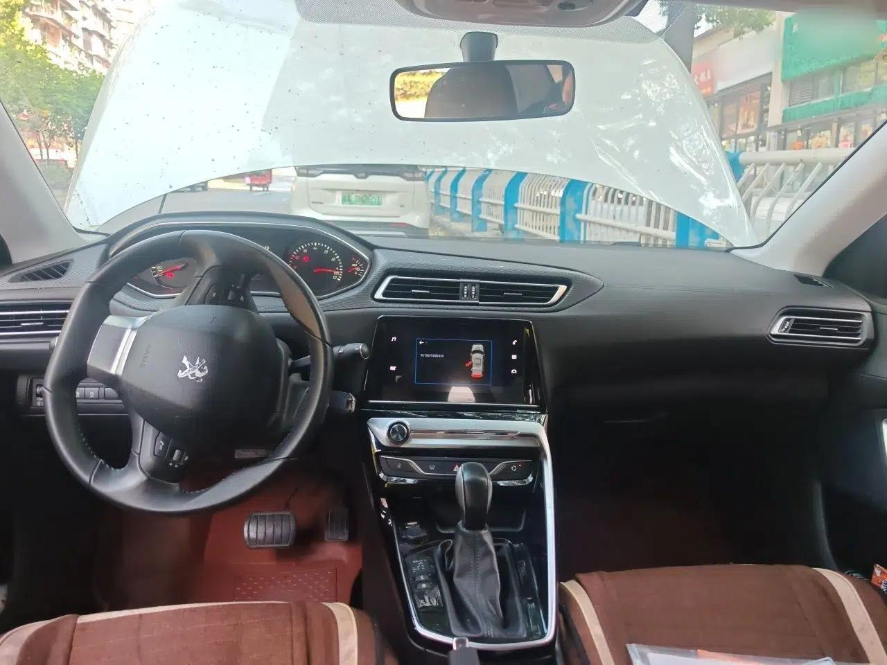 Peugeot 308 2018 230THP Automatic Luxury Edition — миниатюра 9