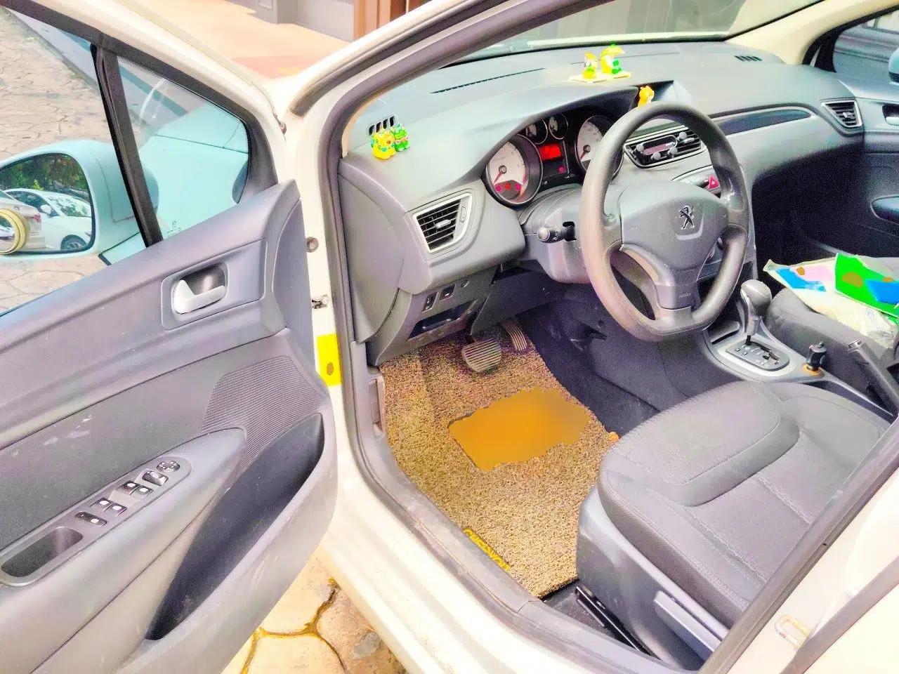 Peugeot 308 2014 Enjoy Edition Classic 1.6L Automatic Premium Model — миниатюра 13