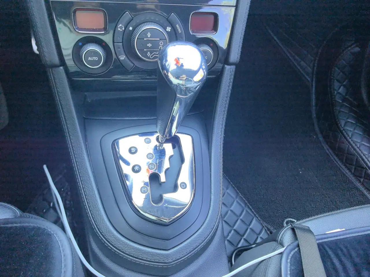 Peugeot 308 2012 1.6T CC Luxury Model — миниатюра 14