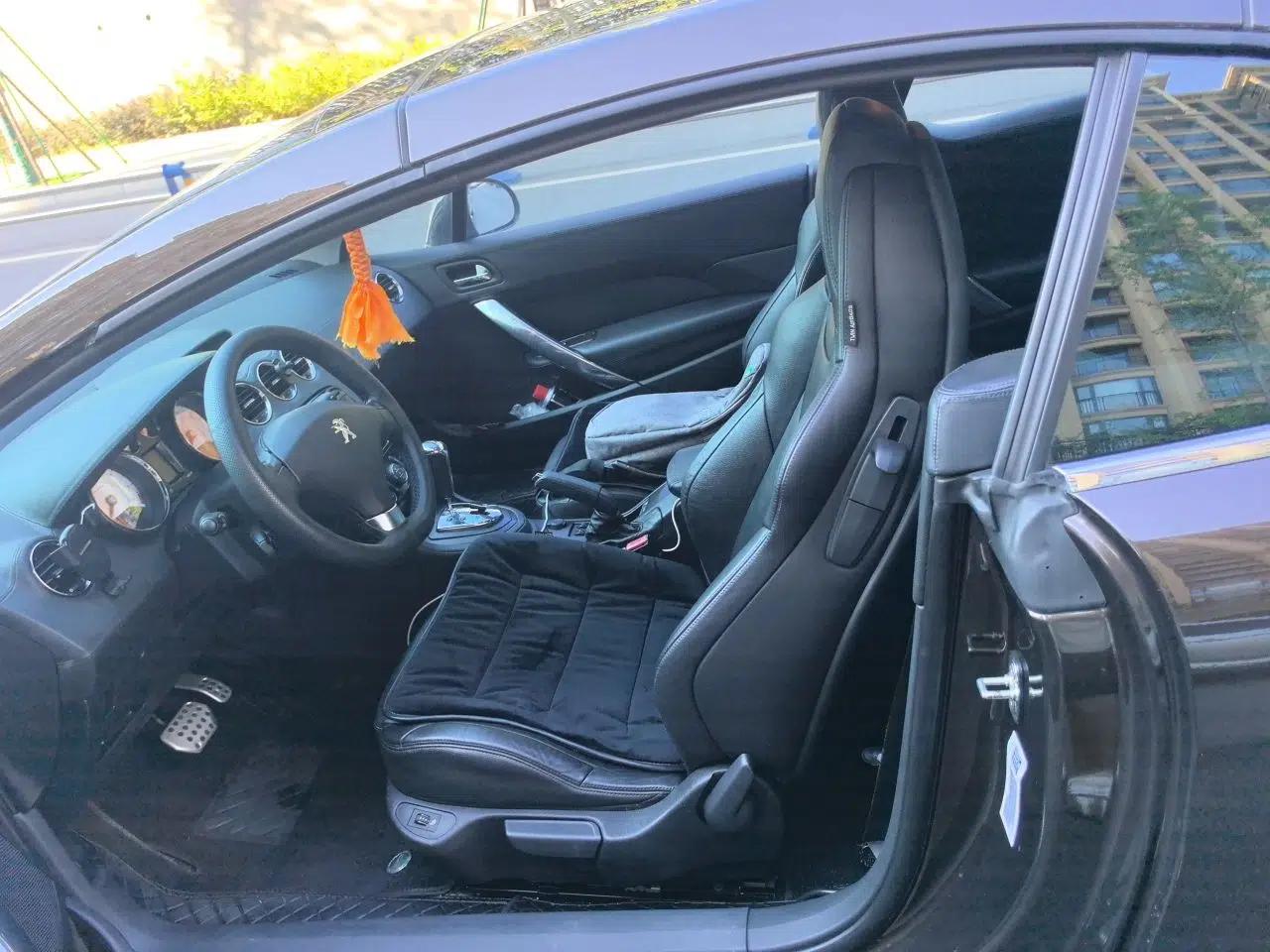 Peugeot 308 2012 1.6T CC Luxury Model — миниатюра 15
