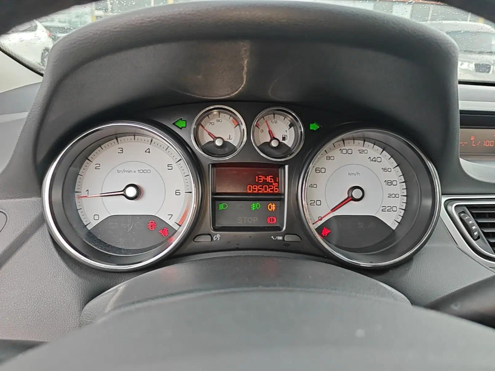 Peugeot 308 2014 Enjoy Edition Classic 1.6L Manual YouShang Model — миниатюра 14