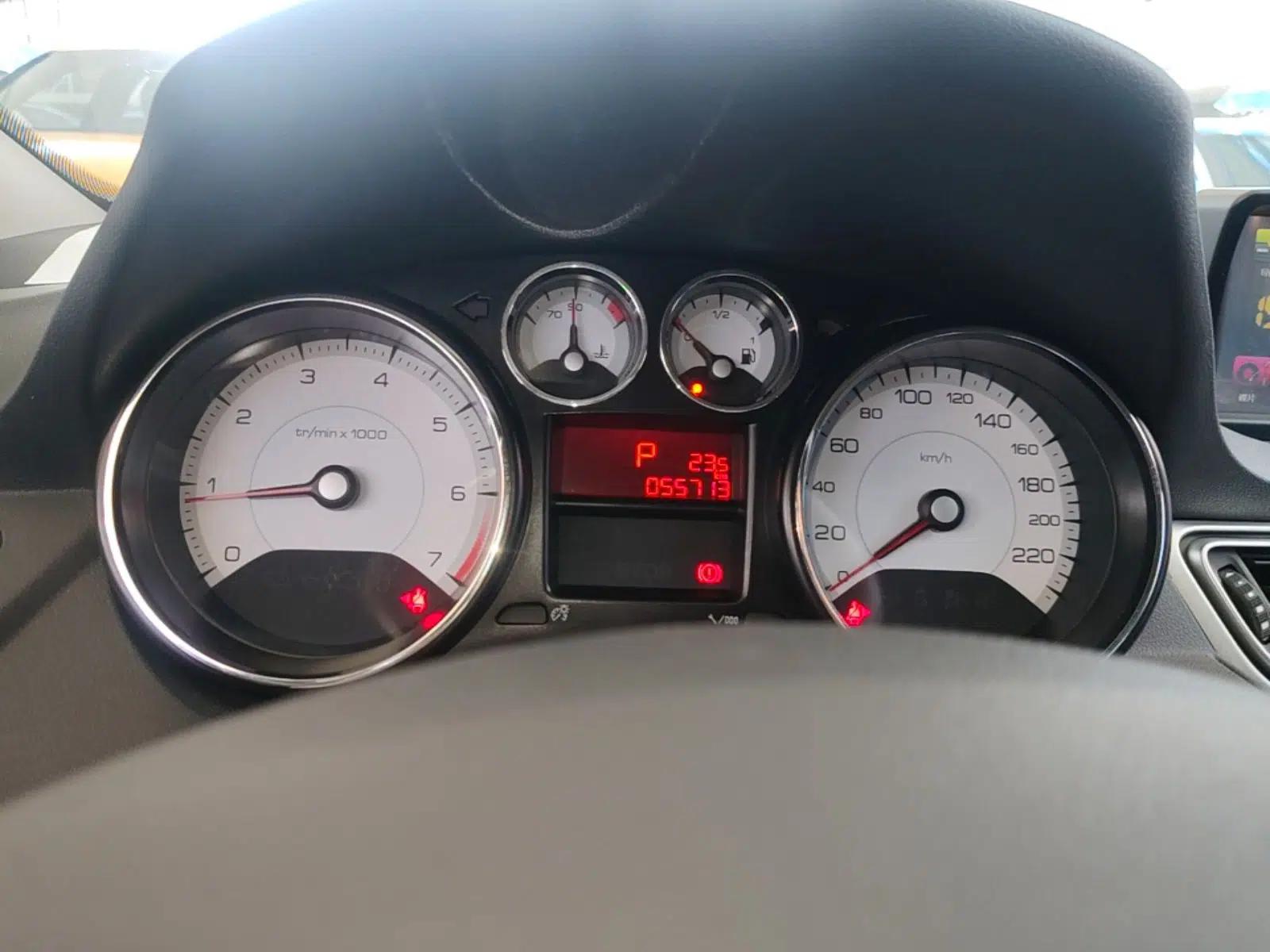 Peugeot 308 2013 1.6L Automatic YouShang Model — миниатюра 14