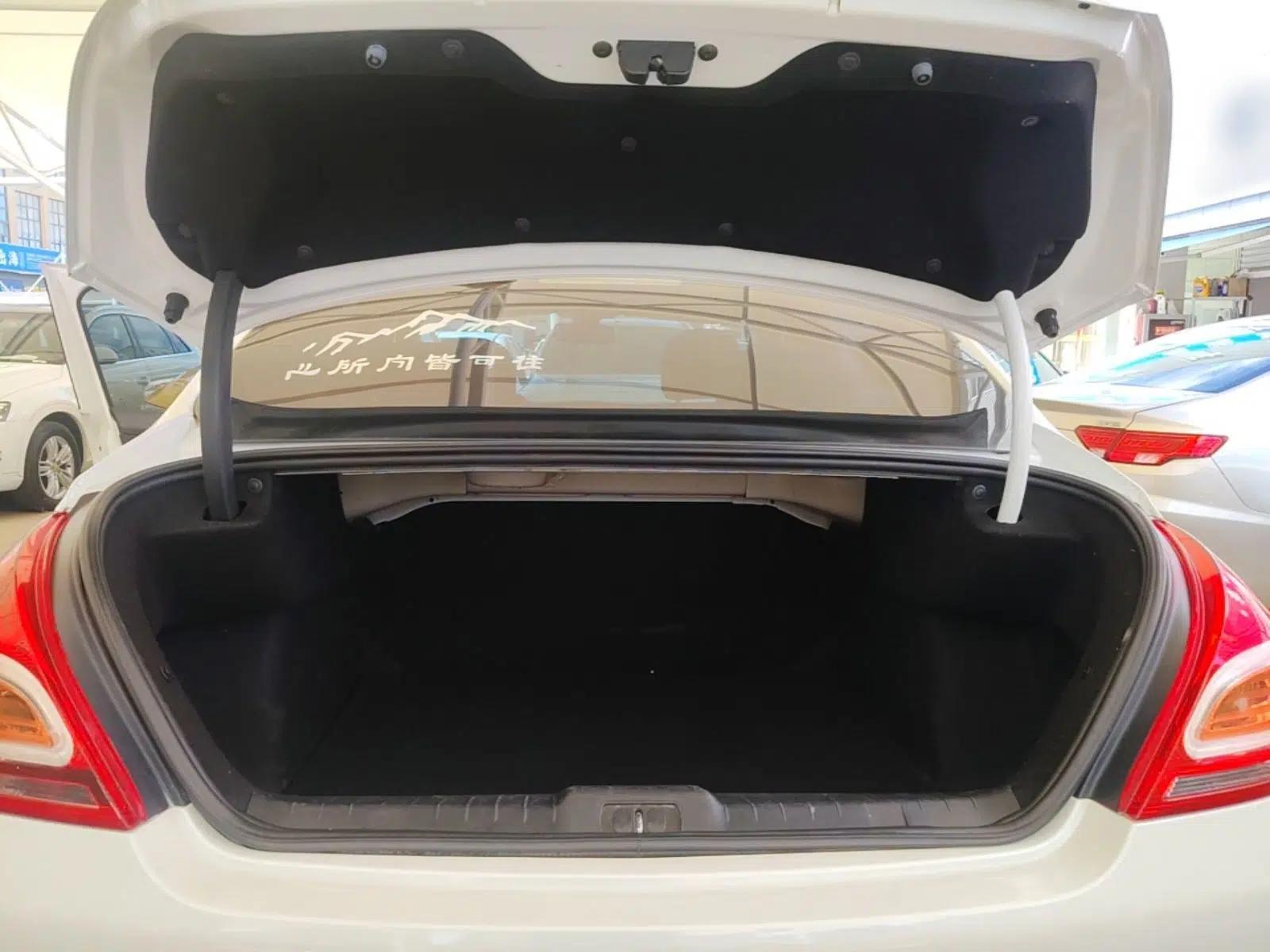 Peugeot 308 2013 1.6L Automatic YouShang Model — миниатюра 22