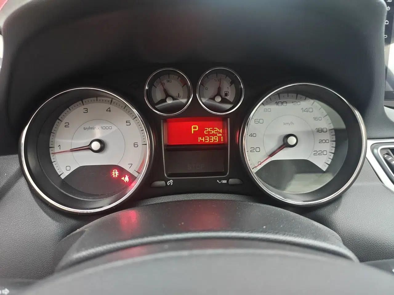 Peugeot 308 2013 1.6L Automatic YouShang Model — миниатюра 11