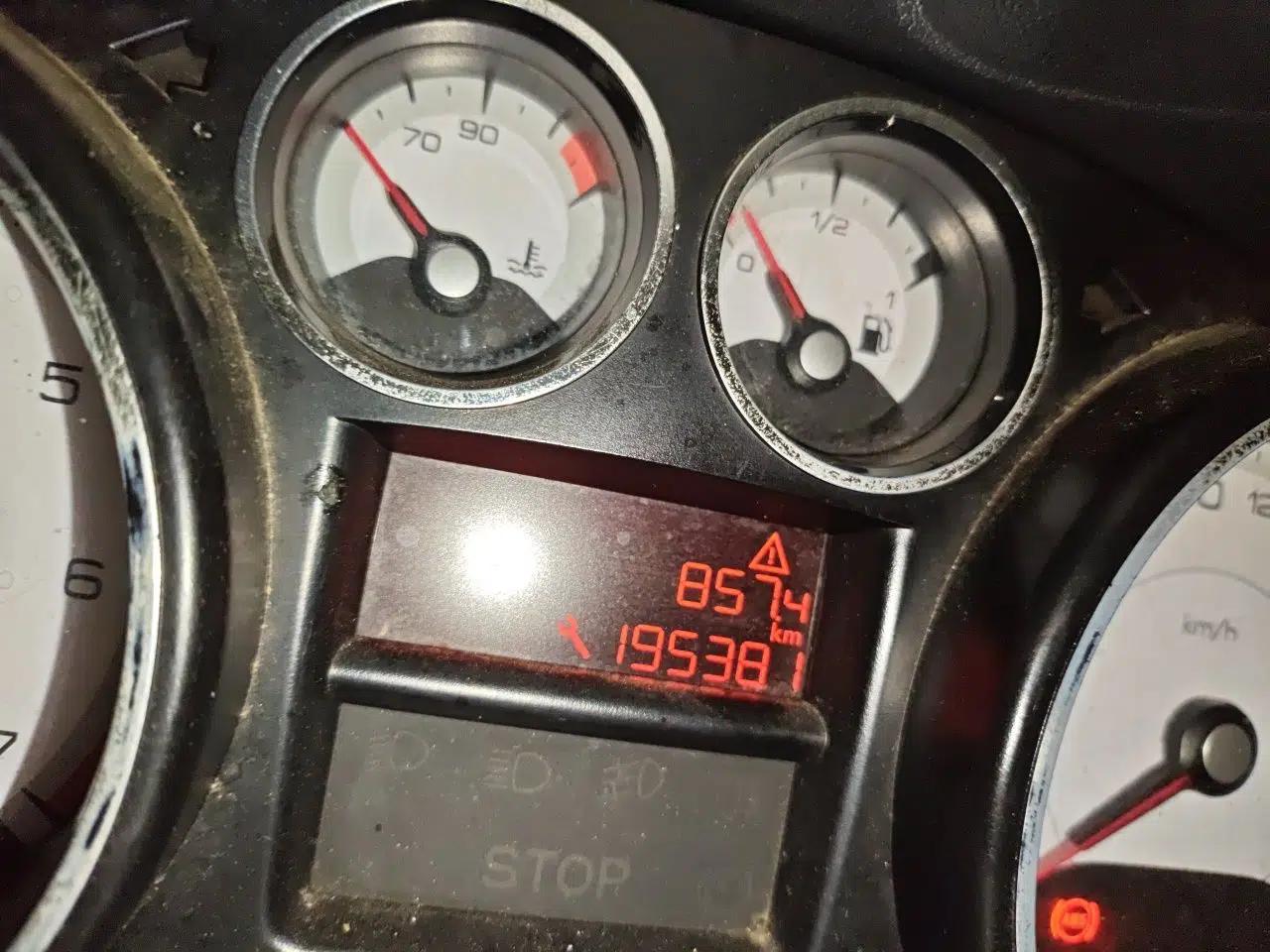 Peugeot 308 2014 Enjoy Edition Classic 1.6L Manual YouShang Model — миниатюра 12