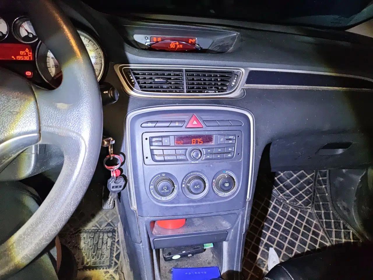 Peugeot 308 2014 Enjoy Edition Classic 1.6L Manual YouShang Model — миниатюра 13