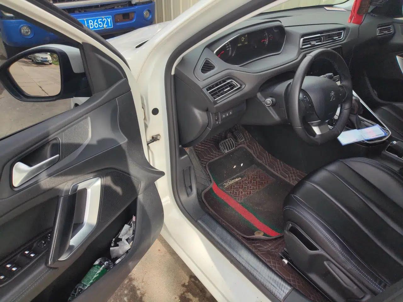 Peugeot 308 2016 1.6L Automatic Luxury Edition — миниатюра 16