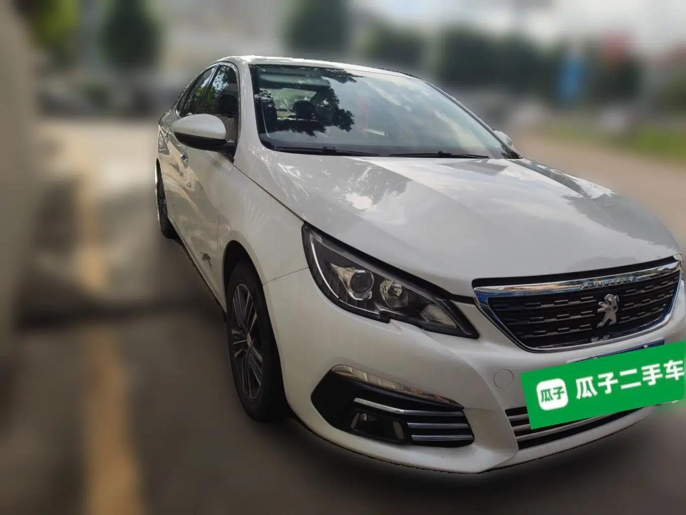 Peugeot 308 2016 1.6L Automatic Luxury Edition — миниатюра 3