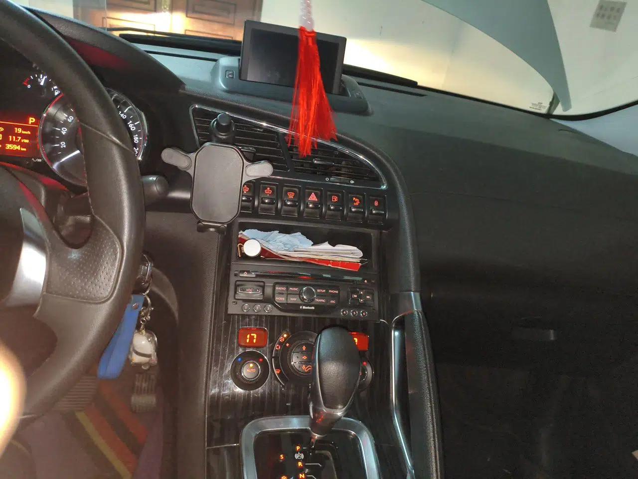 Peugeot 3008 2013 1.6THP Roland Garros Edition — миниатюра 13