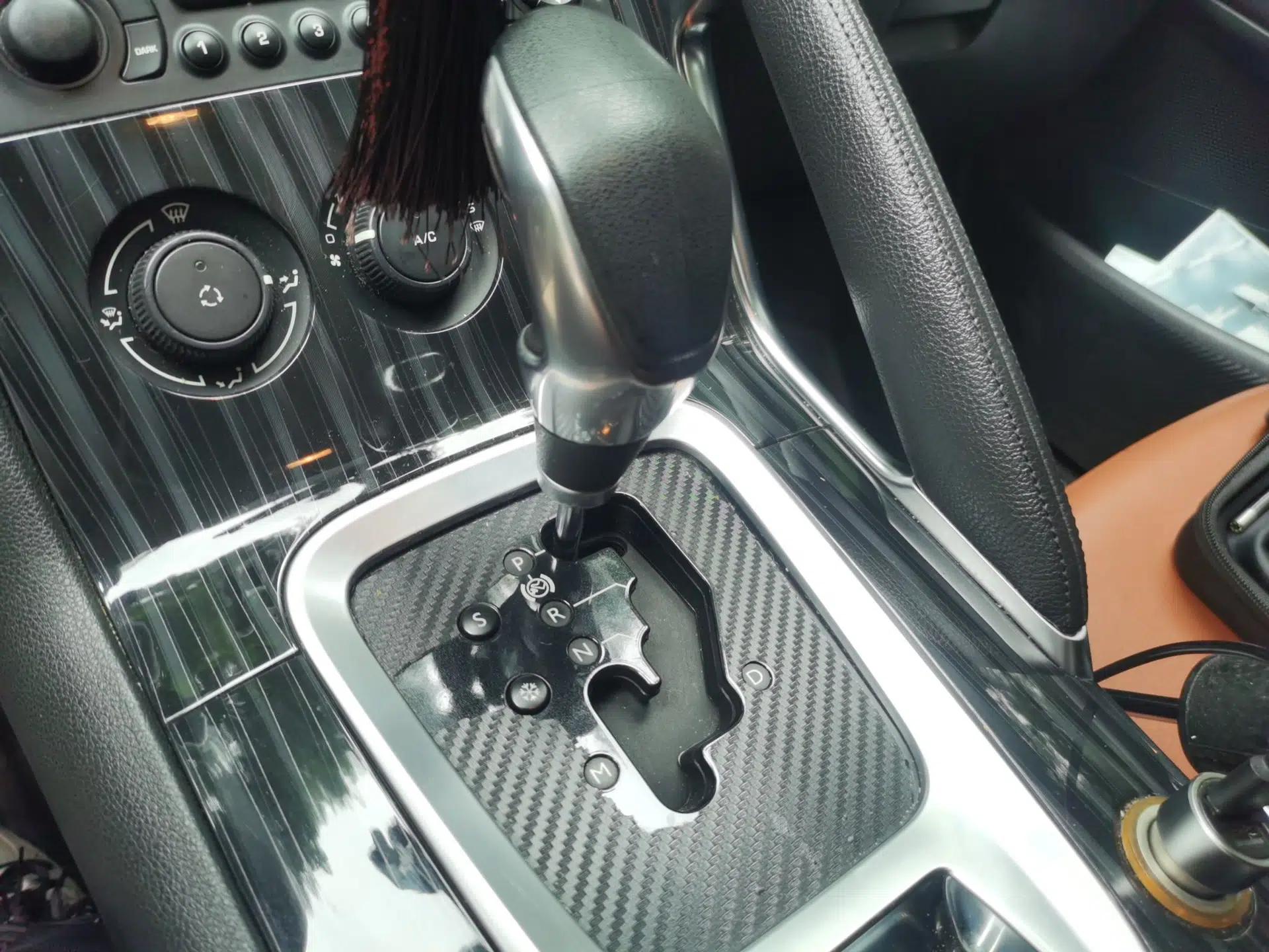 Peugeot 3008 2015 2.0L Automatic Classic Edition — миниатюра 14