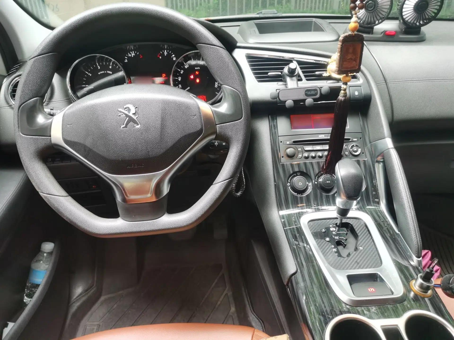Peugeot 3008 2015 2.0L Automatic Classic Edition — миниатюра 9