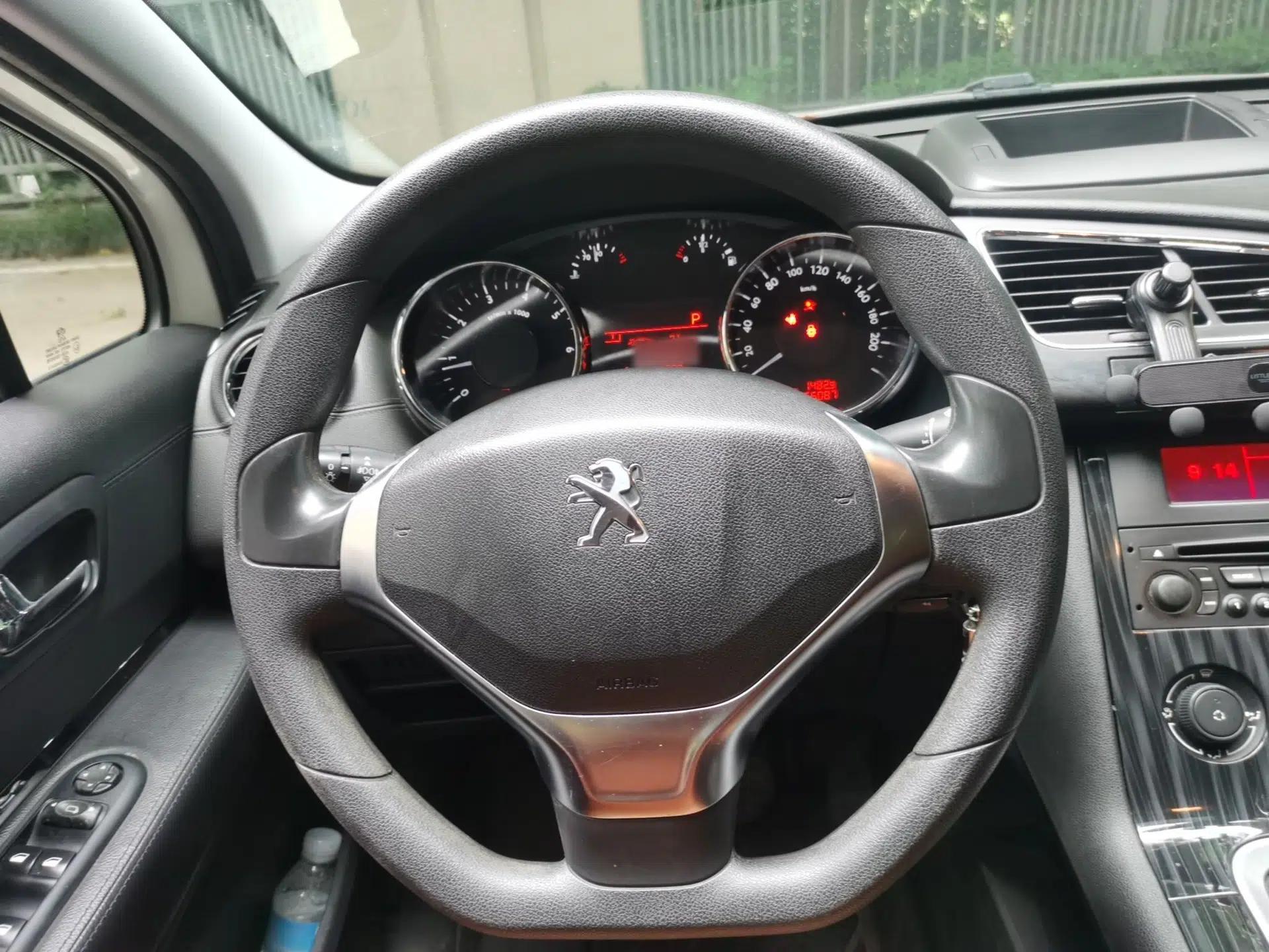 Peugeot 3008 2015 2.0L Automatic Classic Edition — миниатюра 10