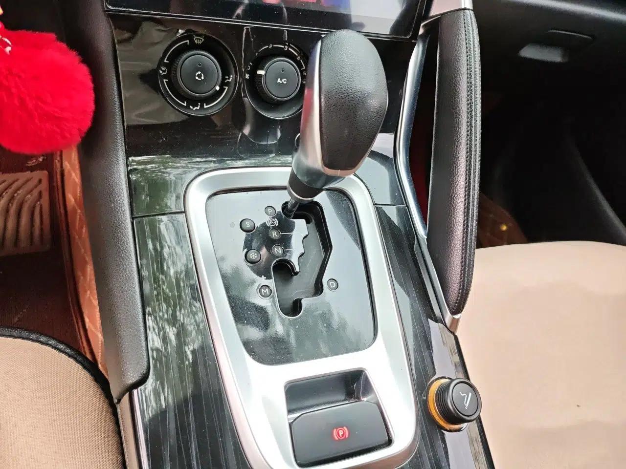 Peugeot 3008 2015 1.6THP Automatic Classic Edition — миниатюра 14