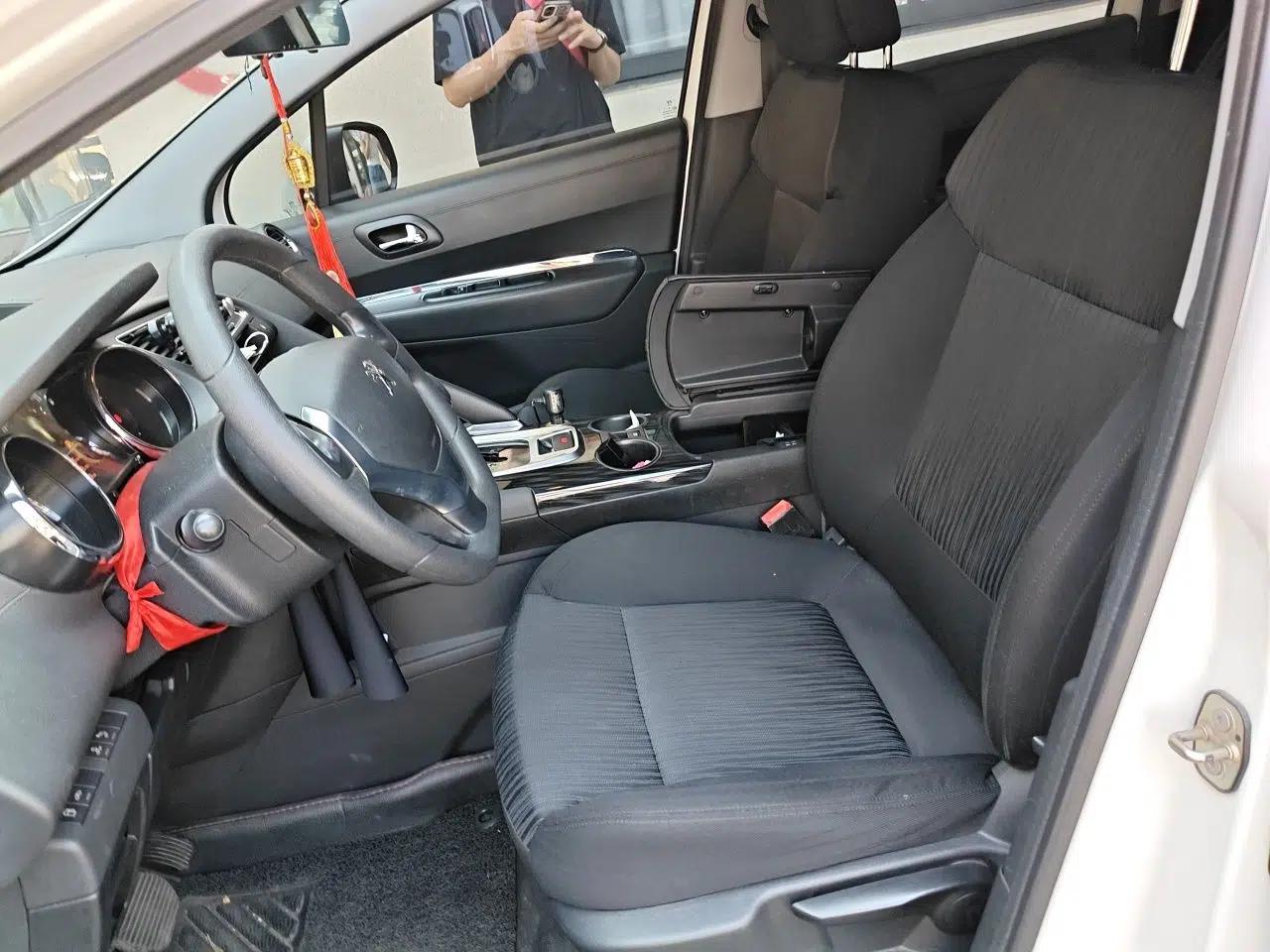 Peugeot 3008 2015 2.0L Automatic Classic Edition — миниатюра 15