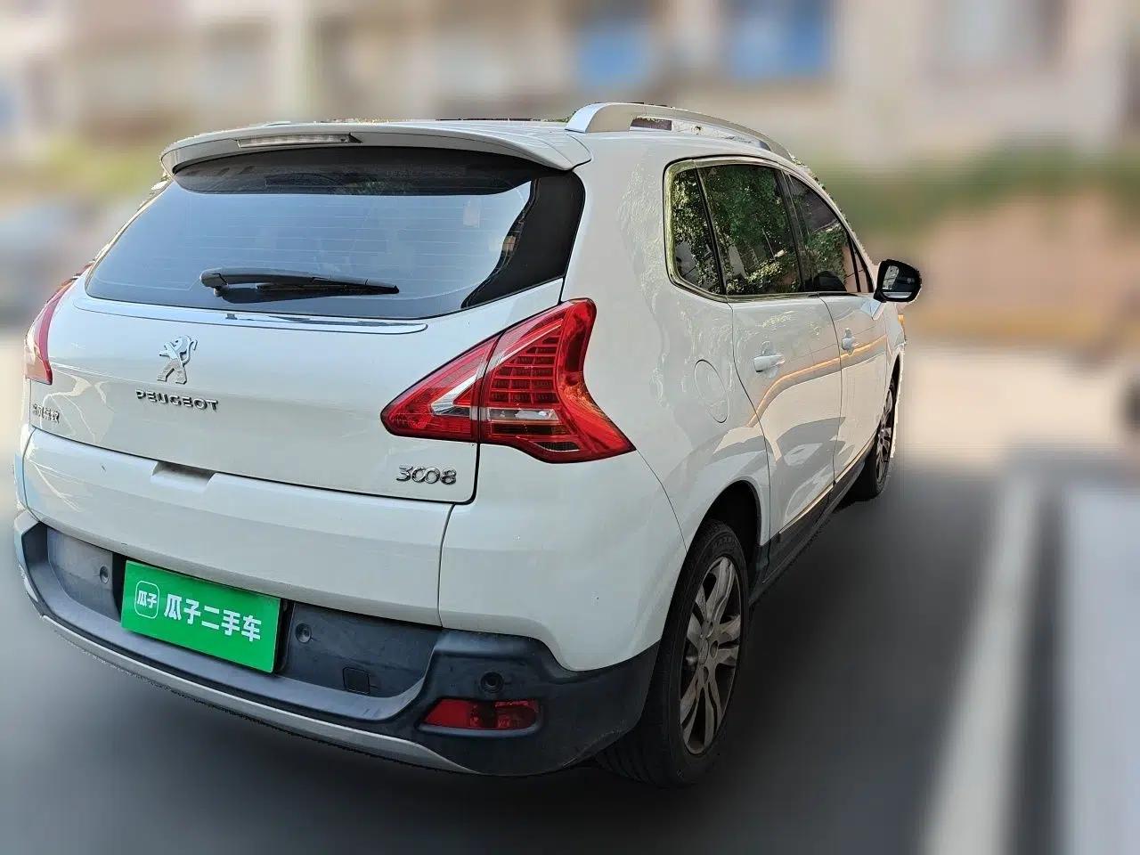 Peugeot 3008 2015 2.0L Automatic Classic Edition — миниатюра 6