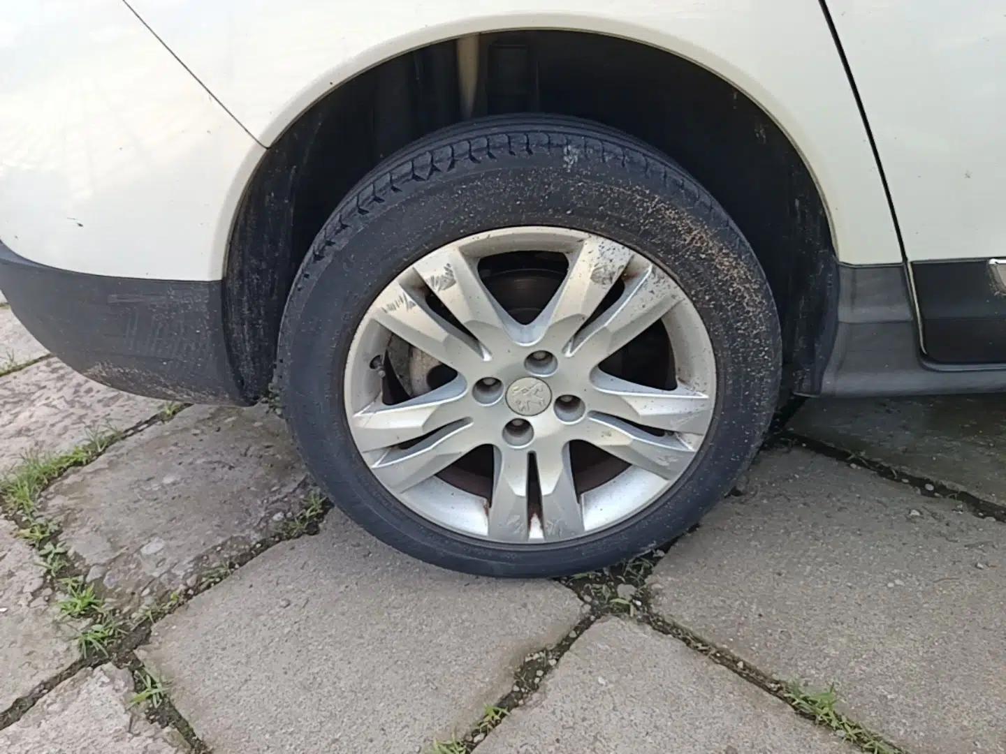 Peugeot 3008 2015 1.6THP Automatic Prestige Edition — миниатюра 11