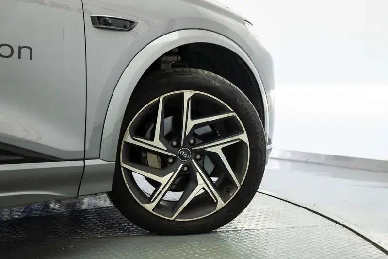 Audi Q6L e-tron 2026 First Edition — миниатюра 10