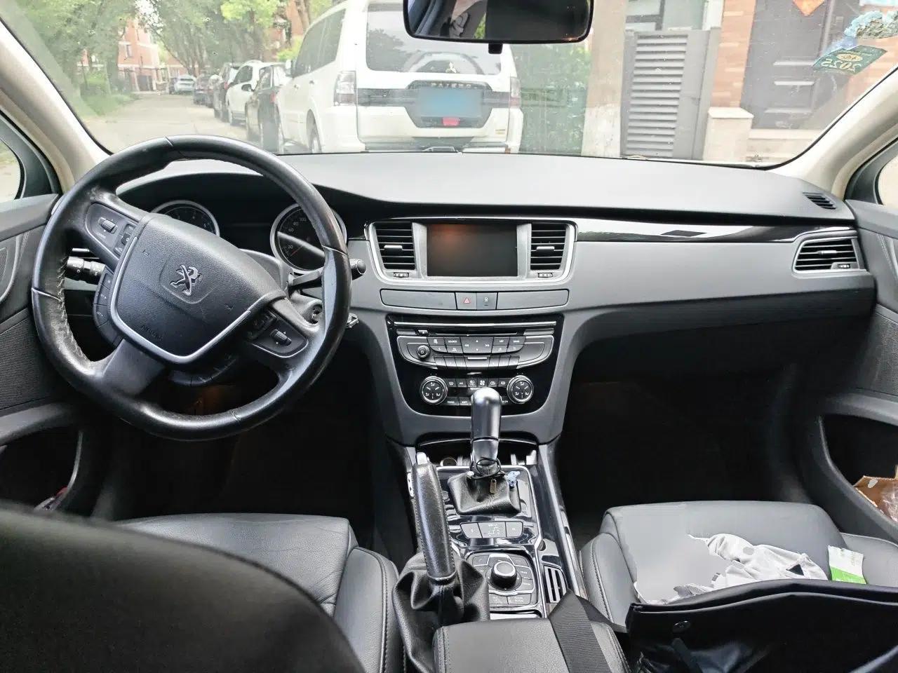 Peugeot 508 2012 2.0L Automatic Smart Enjoyment Version — миниатюра 9