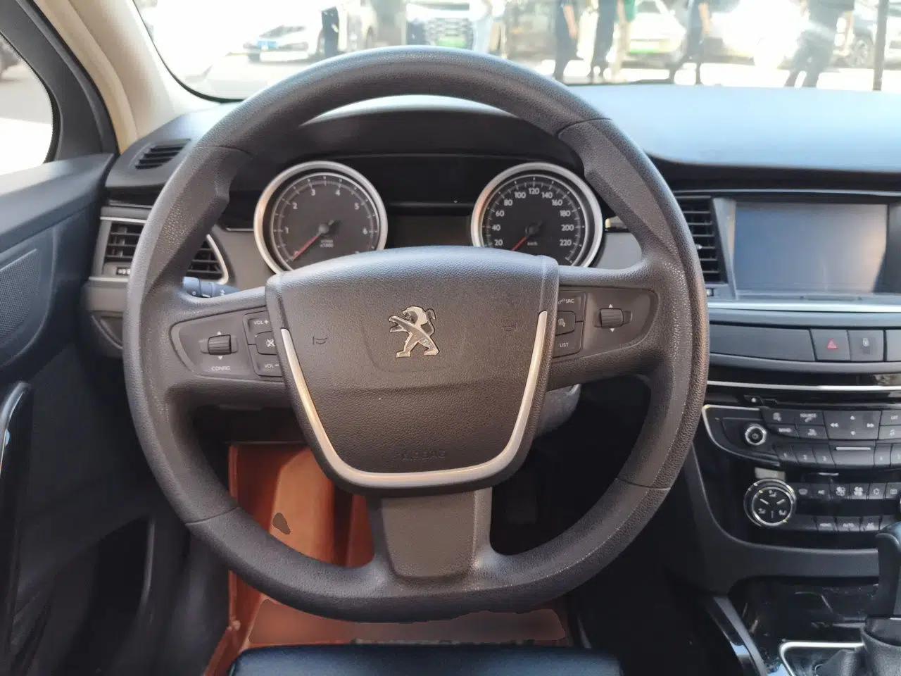 Peugeot 508 2013 2.0L 2nd Anniversary Edition with Automatic Sunroof – Classic Version — миниатюра 10