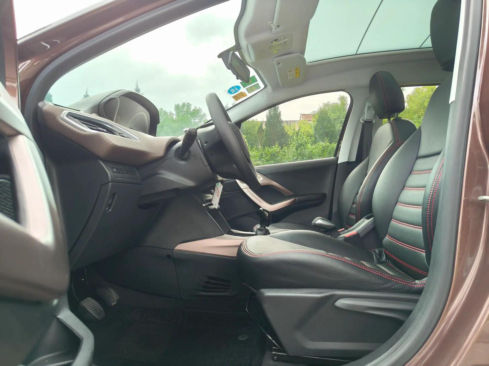 Peugeot 2008 2014 1.6L Manual Fashion Edition — миниатюра 22