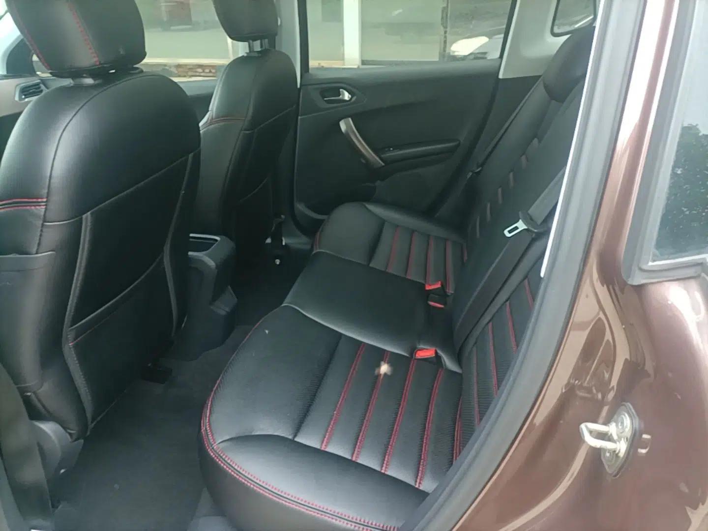 Peugeot 2008 2014 1.6L Manual Fashion Edition — миниатюра 25