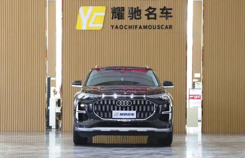 Audi Q6 2025 40TFSI quattro Commemorative Edition, Feathered Package, 7-seater — миниатюра 2