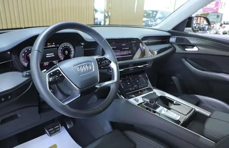 Audi Q6 2025 40TFSI quattro Commemorative Edition, Feathered Package, 7-seater — миниатюра 13