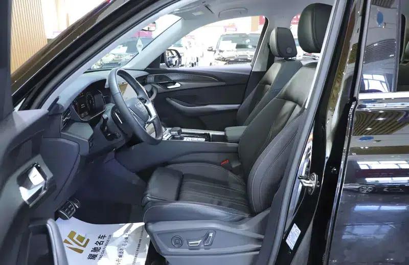 Audi Q6 2025 40TFSI quattro Commemorative Edition, Feathered Package, 7-seater — миниатюра 15
