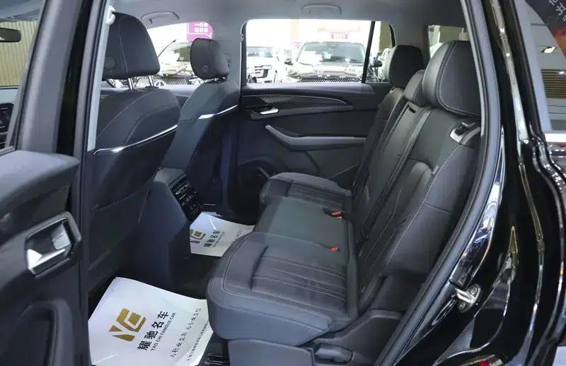 Audi Q6 2025 40TFSI quattro Commemorative Edition, Feathered Package, 7-seater — миниатюра 16
