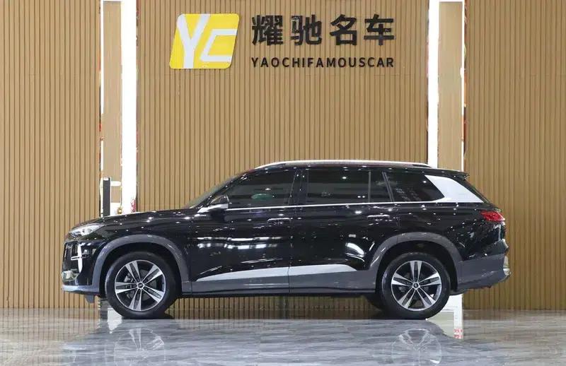 Audi Q6 2025 40TFSI quattro Commemorative Edition, Feathered Package, 7-seater — миниатюра 3