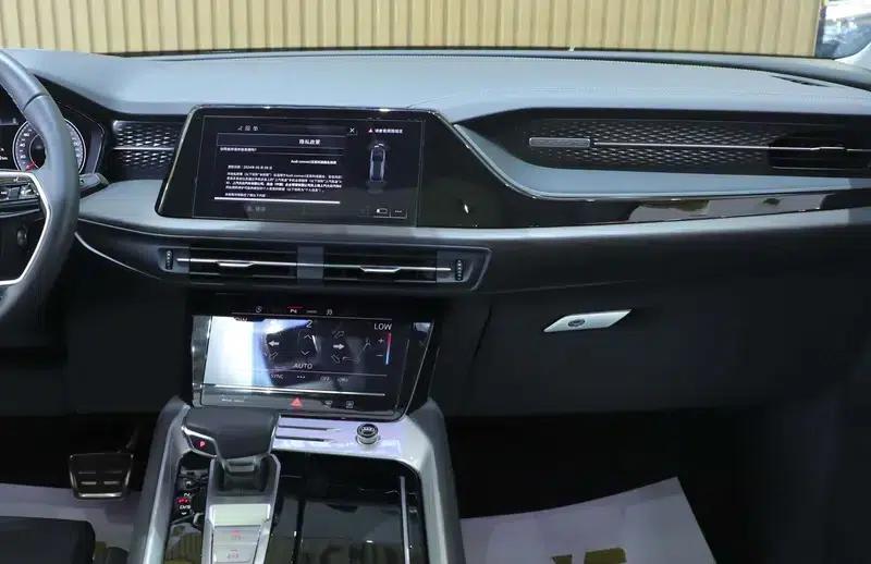 Audi Q6 2025 40TFSI quattro Commemorative Edition, Feathered Package, 7-seater — миниатюра 10